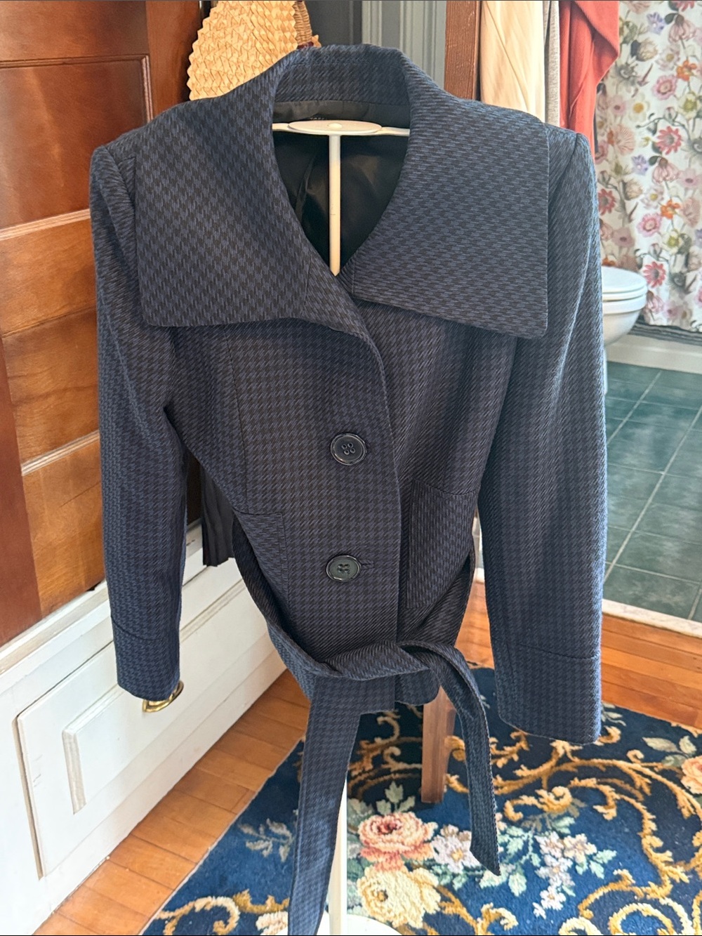 Classic Navy Textured Belted Blazer Jacket Isabella DeMarco  for Tahari Levine.